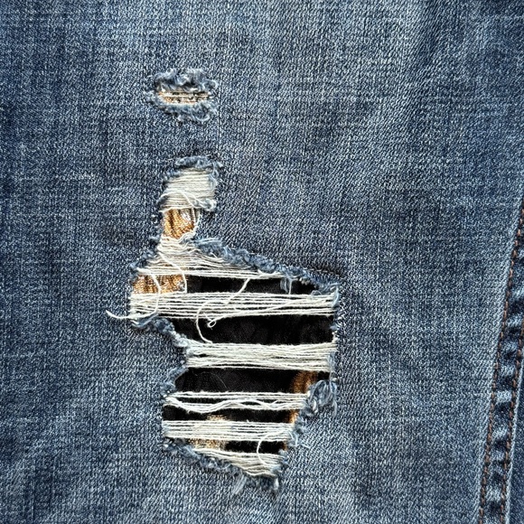 WHBM Slim Mid Rise Distressed Jeans (8) - Picture 7 of 8